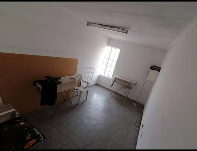 1,335M² WAREHOUSE FOR SALE IN ANDERBOLT
